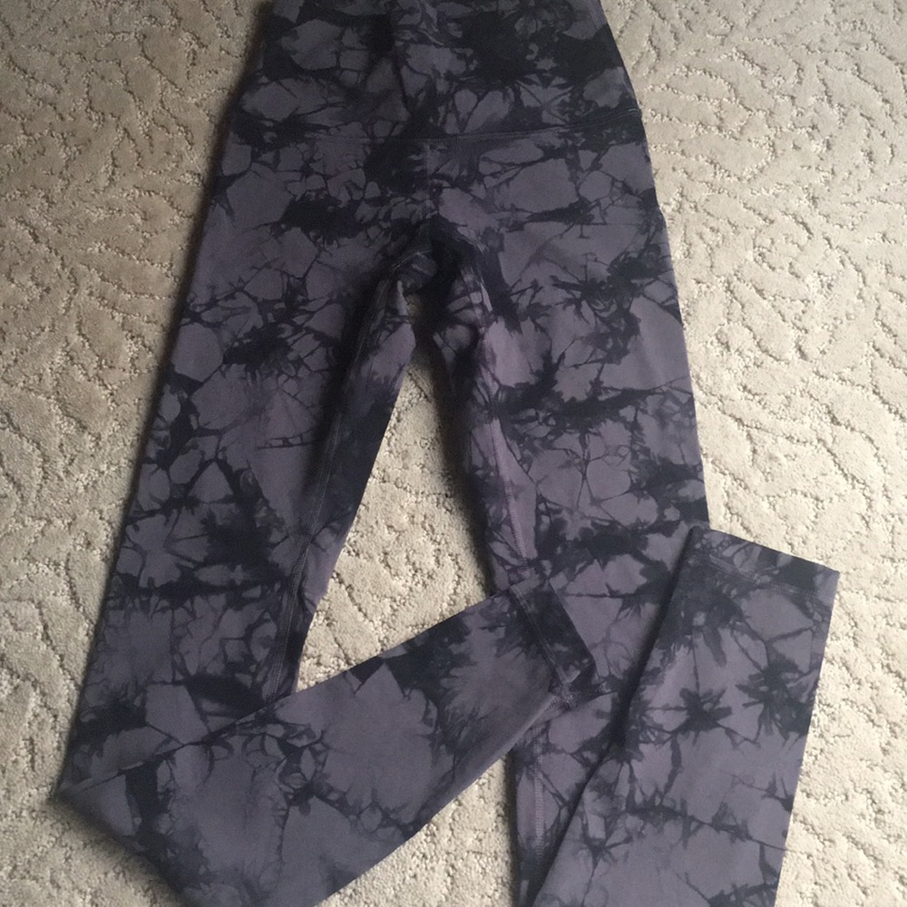 Lululemon black and grey leggings!